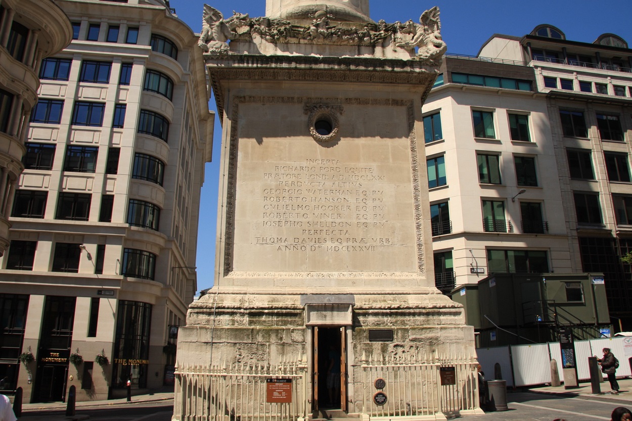 monument entrance walklondon