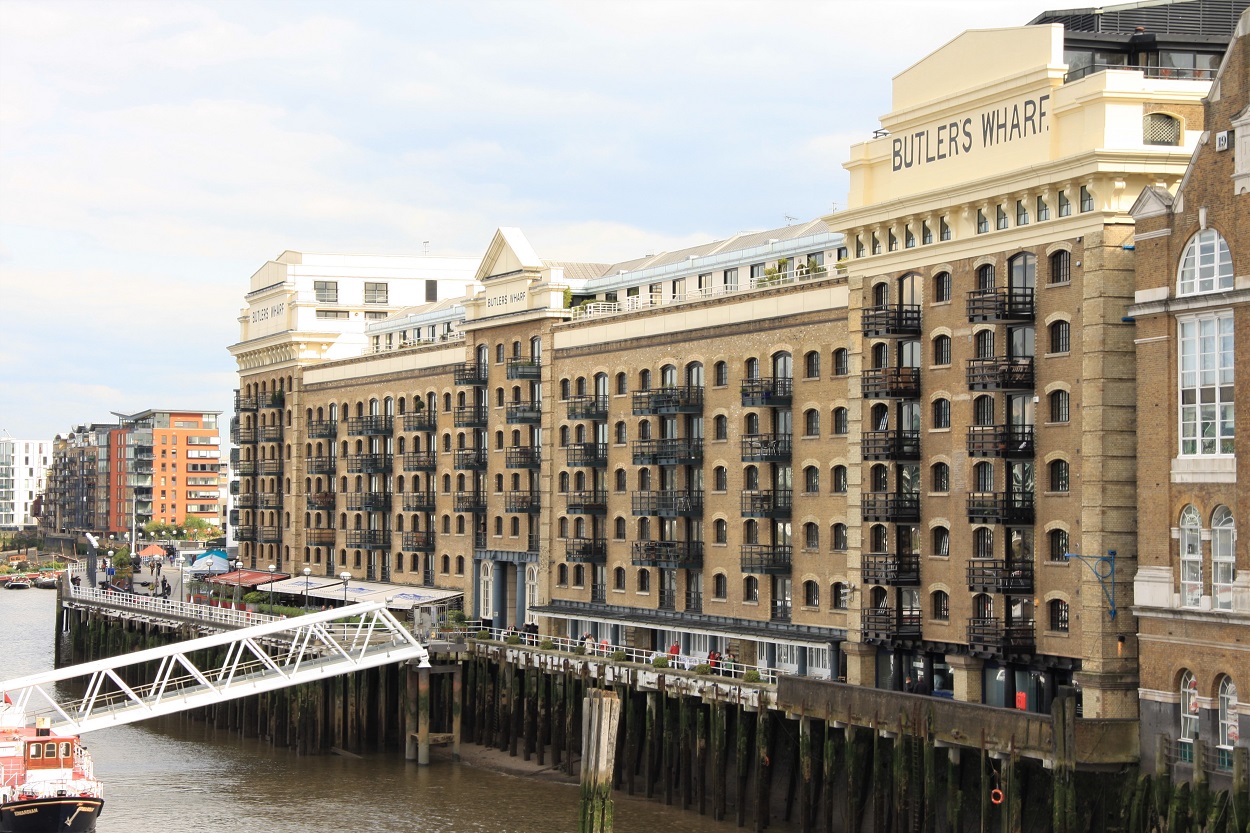 converted wharf in shad thames - walklondon