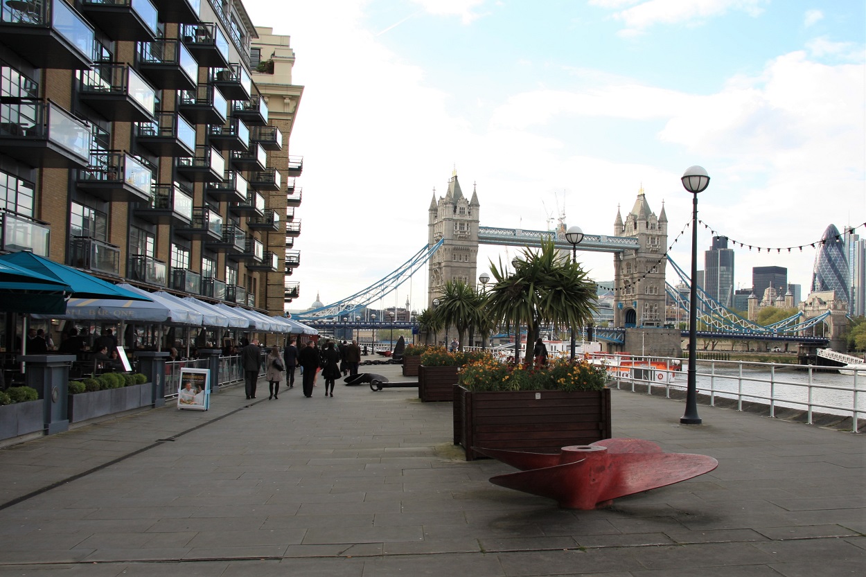 butlers wharf shops - walklondon