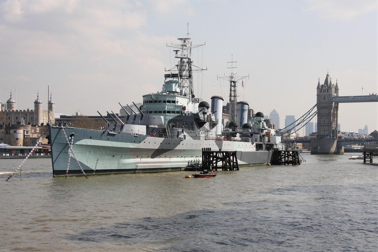 WWII battlecruiser - walklondon