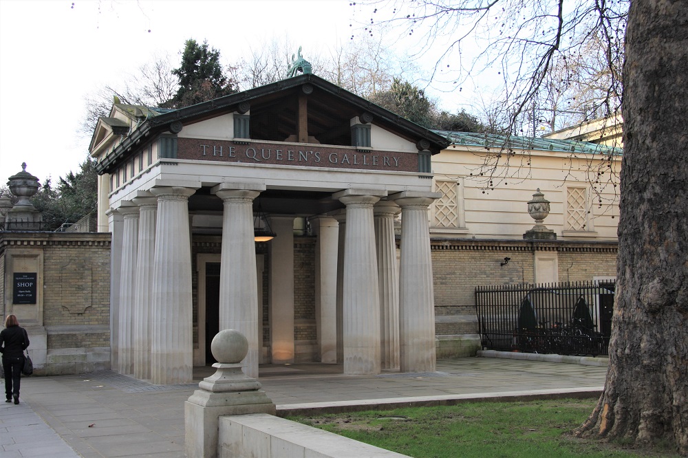 queens collection of art and historic pieces london 