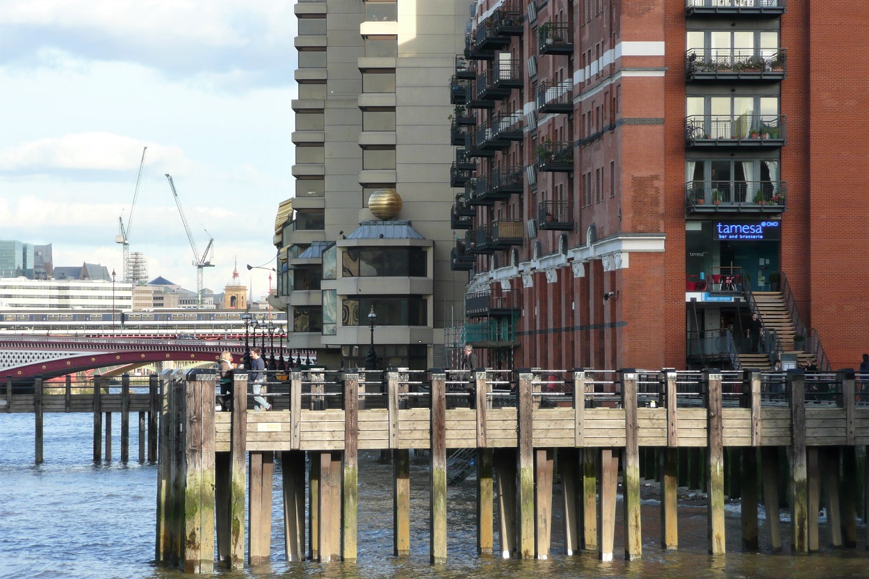 gabriel pier river thames