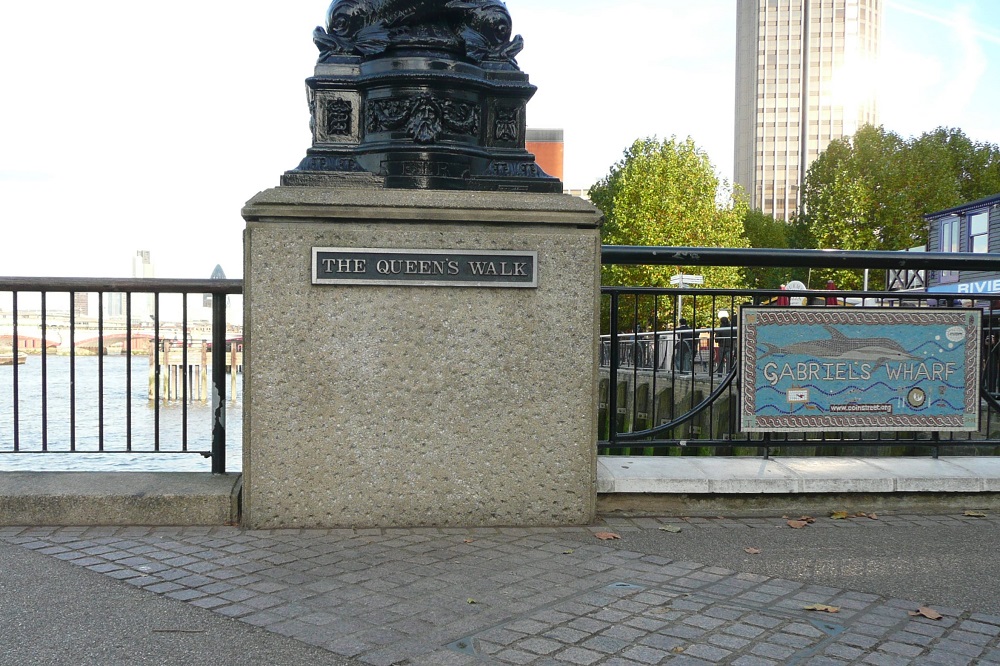 The Queen's Walk London