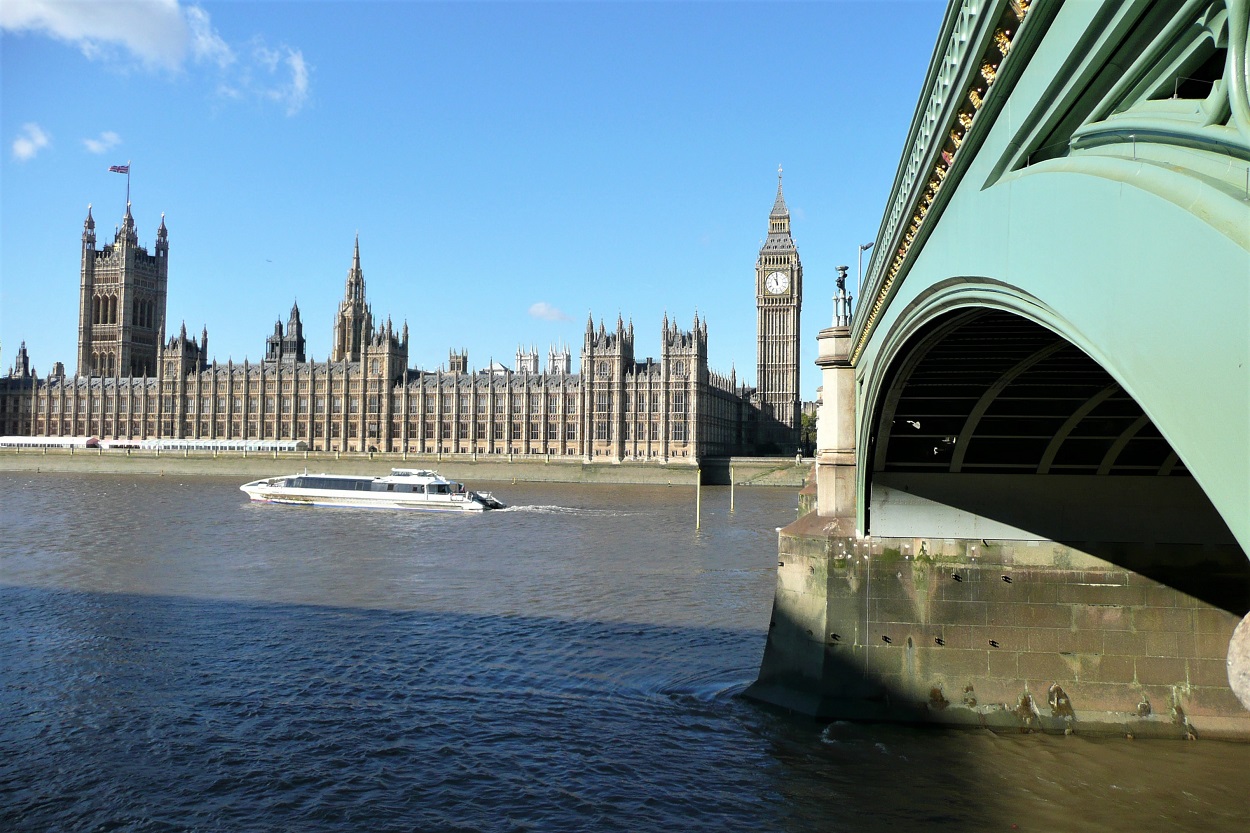 designed by Thomas Page queens walk london